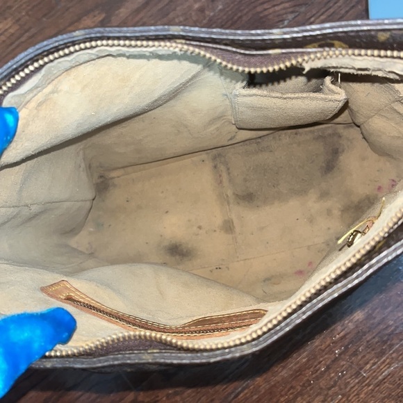 Authentic Louis Vuitton Looping Monogramed GM Tote - Picture 8 of 14